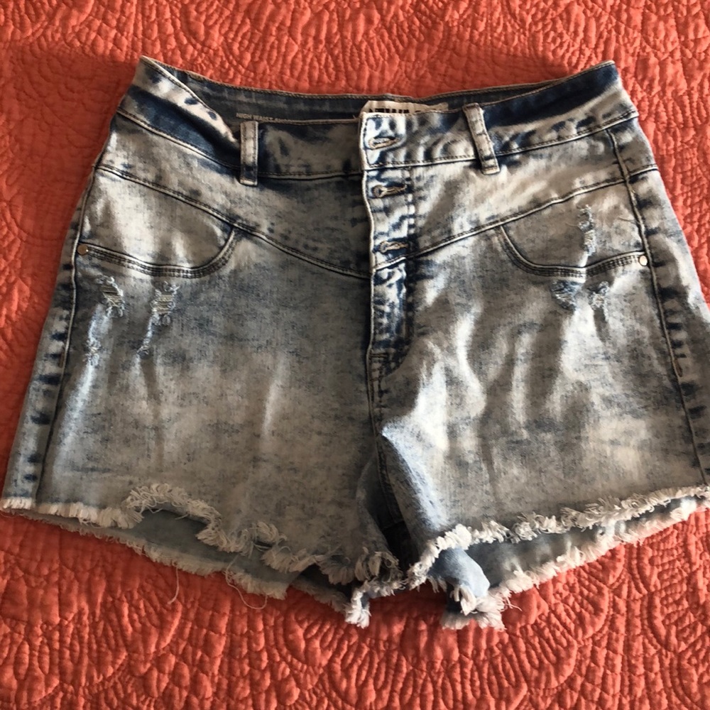 High waist short. brand rewash. Size 8.